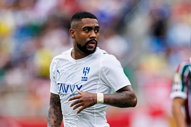 الهلال يخطط لإنهاء عقد مالكوم بشكل حصري