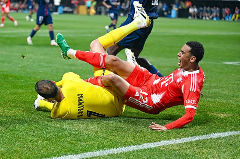 نوير ينتقد دوناروما: ضرورة التحلي بروح رياضية أكبر خلال مواجهة موسيالا